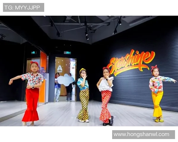 重庆街舞队技术探讨:舞步背后的力量与艺术融合之旅 重庆街舞队技术探讨:舞步背后的力量与艺术融合之旅