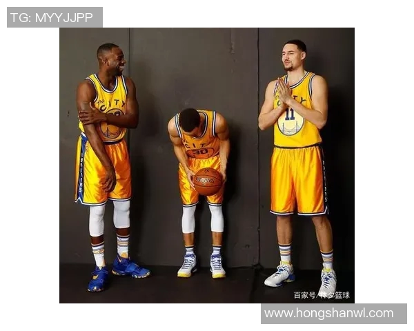 重庆篮球队灵活性引发热议球迷与专家的不同看法分析 重庆篮球队灵活性引发热议球迷与专家的不同看法分析