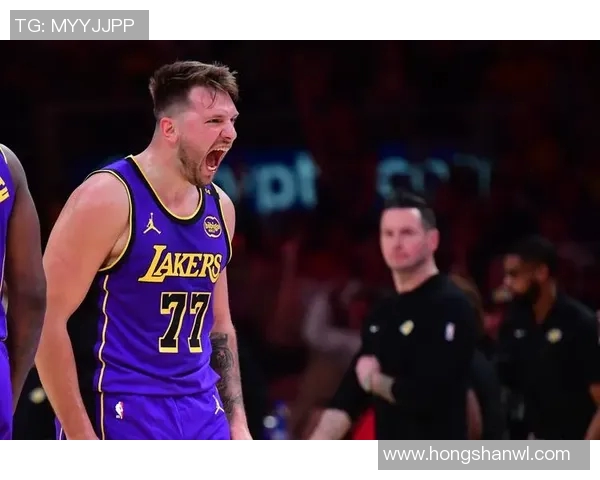 火箭队与灰熊队激战11月19日NBA精彩对决回顾与分析