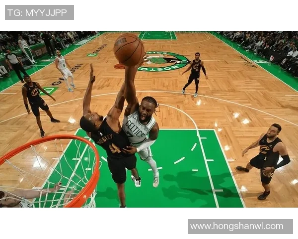 2018年圣诞大战火箭队与雷霆队激烈对决精彩瞬间回顾 2018年圣诞大战火箭队与雷霆队激烈对决精彩瞬间回顾